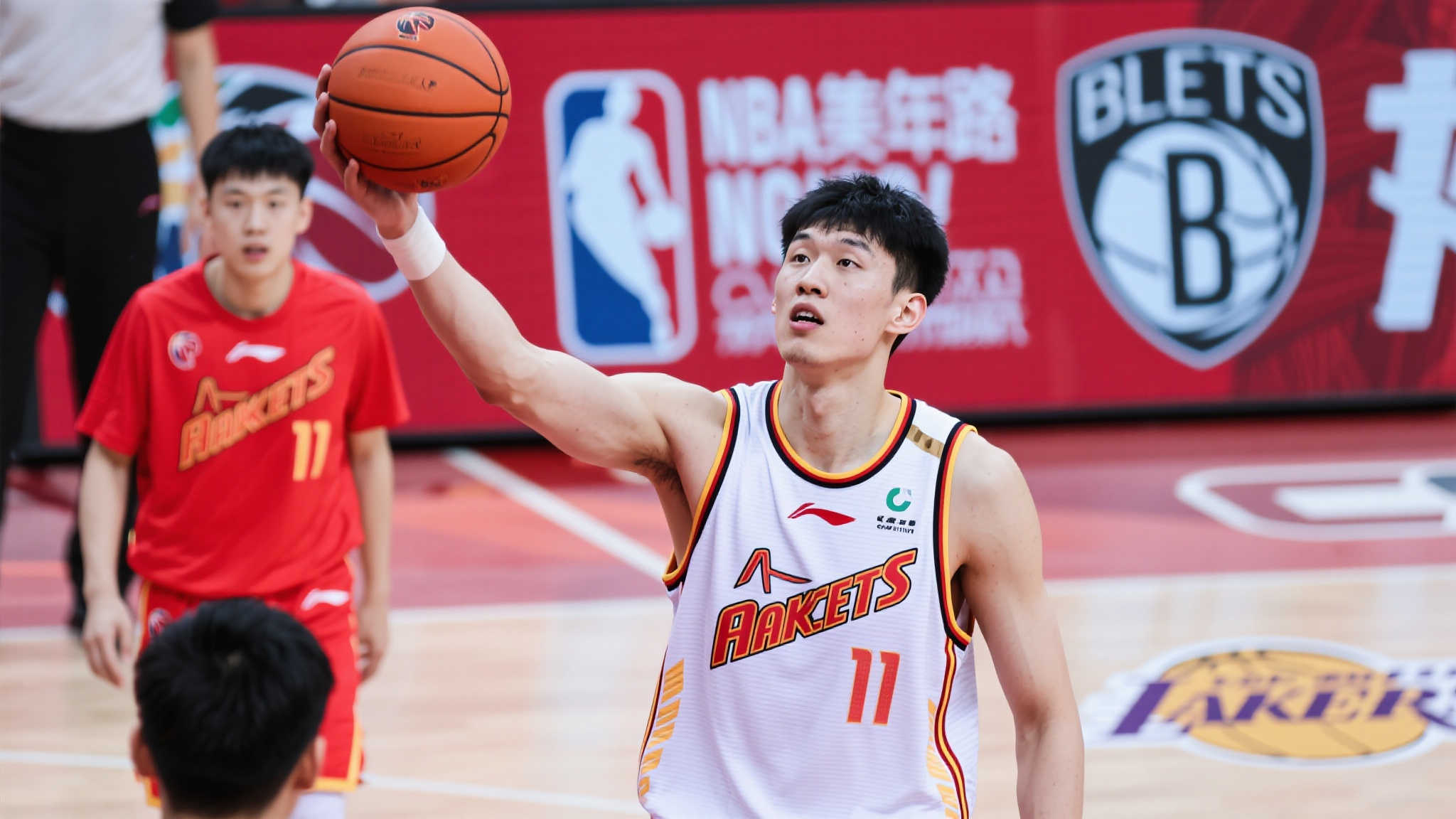 的观众提供 的观众提供